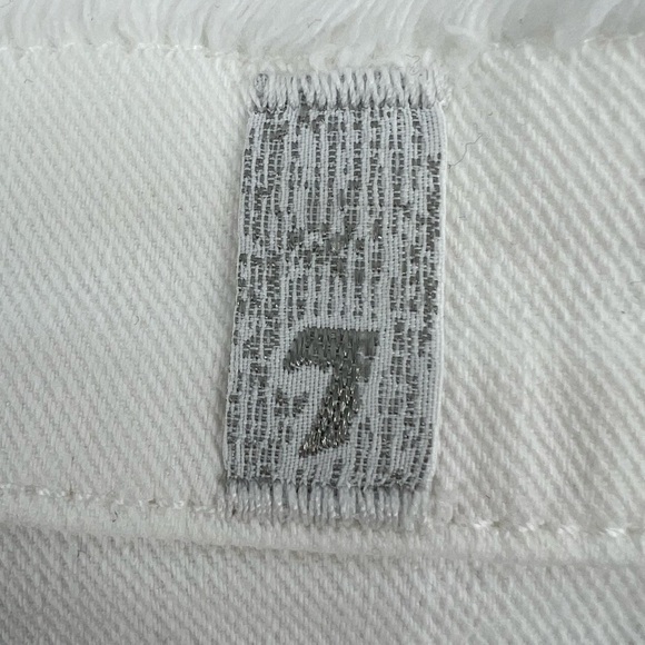 7 For All Mankind White Cut Off Distressed Denim Jean Shorts Size 26 Women’s - Picture 6 of 9
